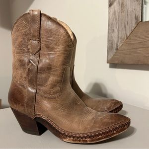 Ariat cowboy boots